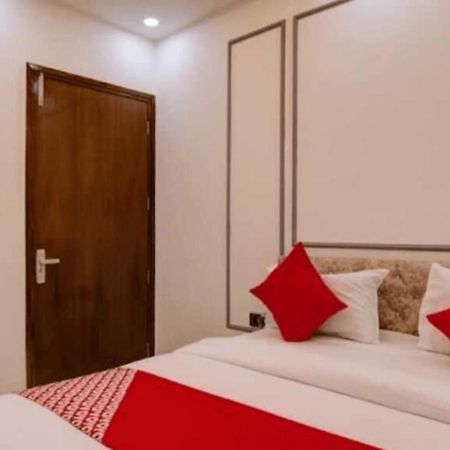 Hotel Neon Tower 뉴델리 외부 사진